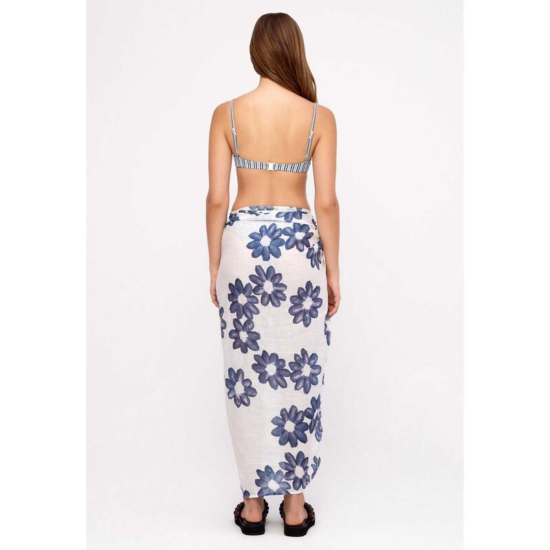 Zulu & Zephyr Blue Flower Ramie Sarong image number 1